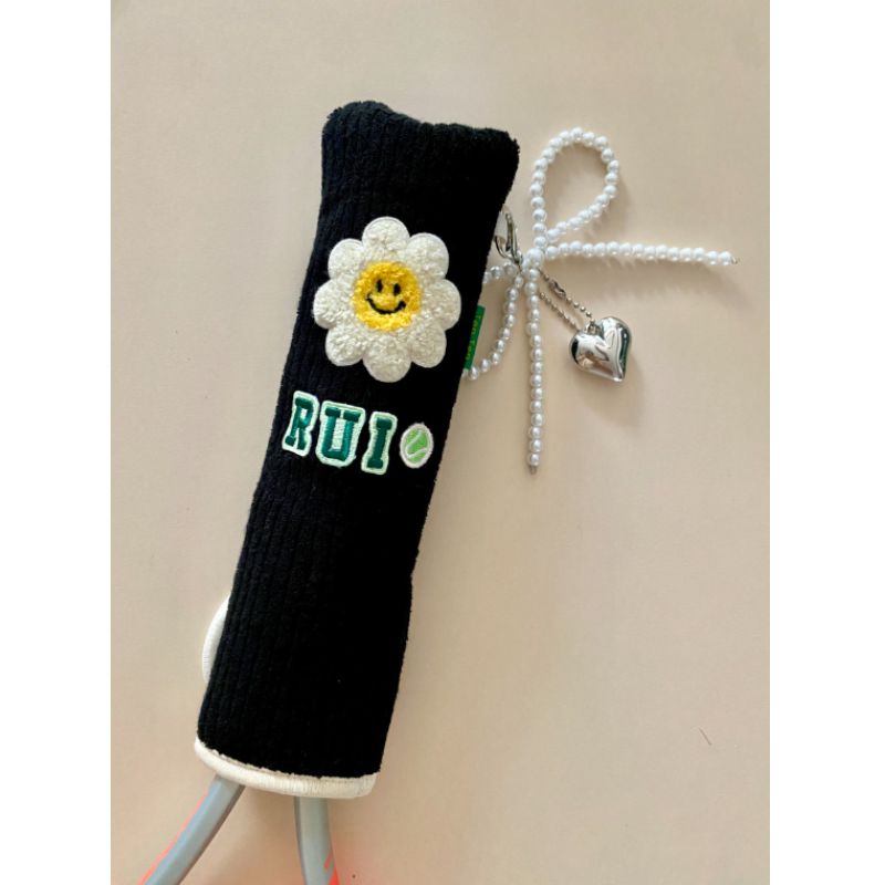 Smile Daisy Black Solid - Initial Version